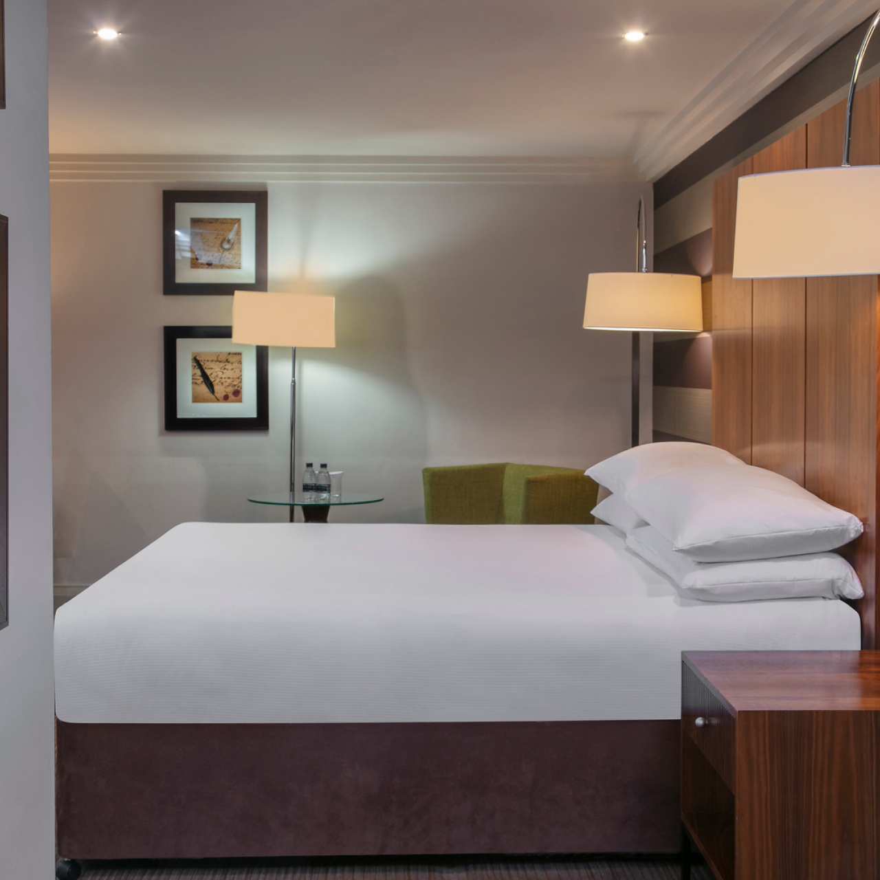 5050 Desktop Deluxe Rooms